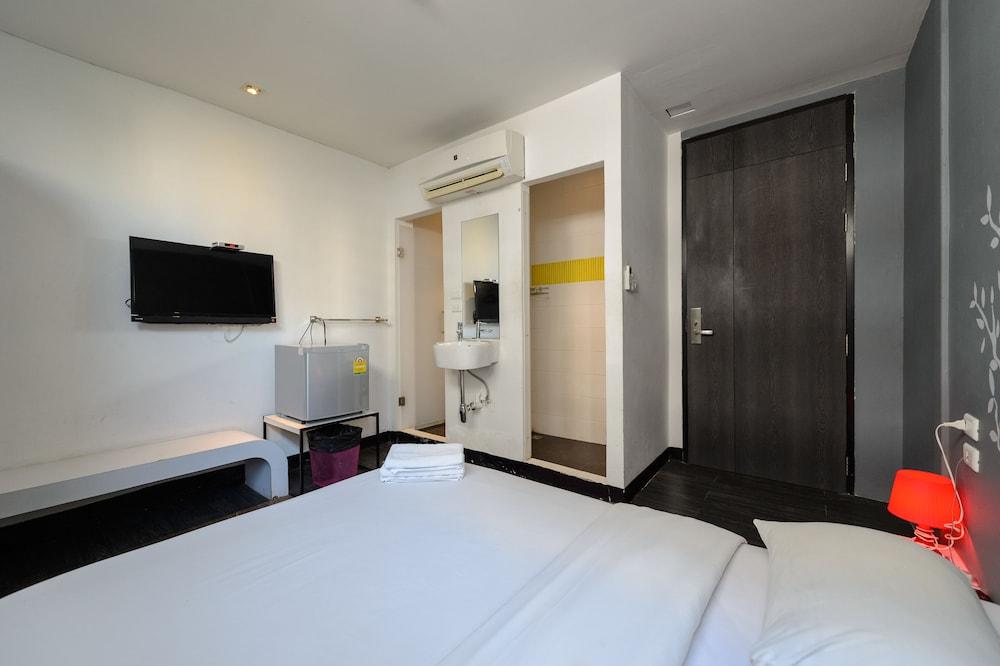 Cheqinn Hostel - Sukhumvit 4 Nana Plaza Bangkok Eksteriør billede