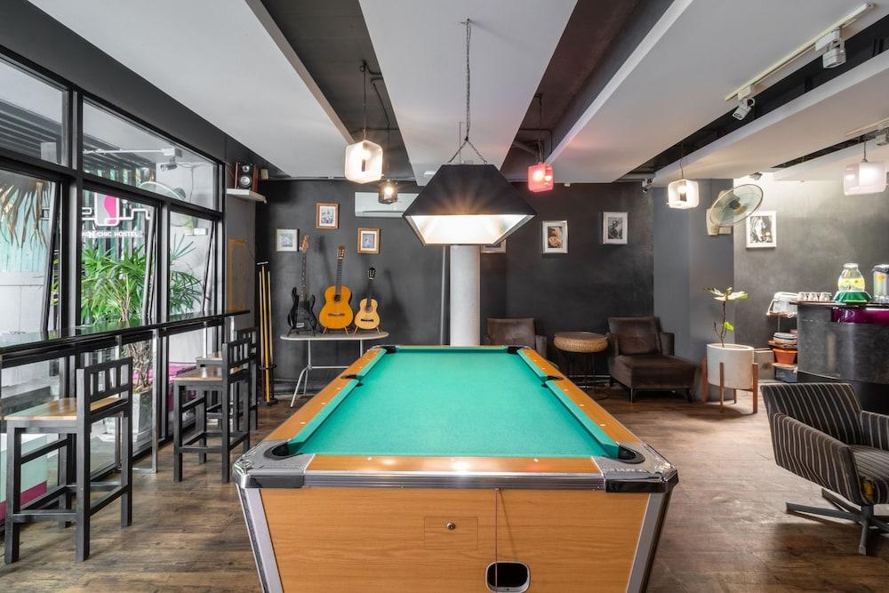 Cheqinn Hostel - Sukhumvit 4 Nana Plaza Bangkok Eksteriør billede