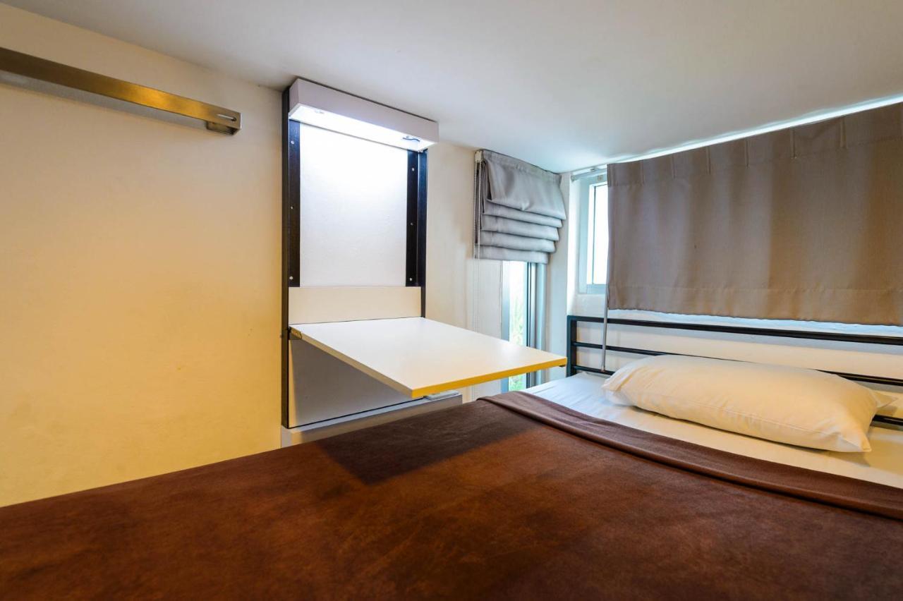 Cheqinn Hostel - Sukhumvit 4 Nana Plaza Bangkok Eksteriør billede