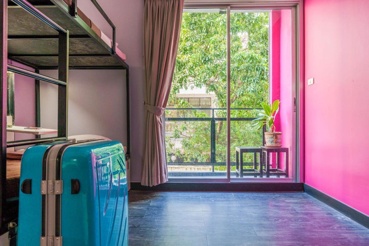 Cheqinn Hostel - Sukhumvit 4 Nana Plaza Bangkok Eksteriør billede