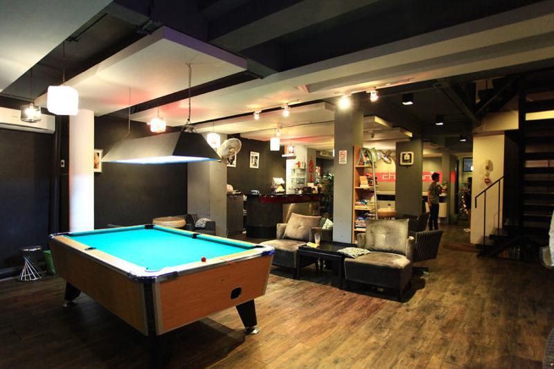 Cheqinn Hostel - Sukhumvit 4 Nana Plaza Bangkok Eksteriør billede